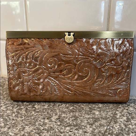 Patricia Nash Handbags - Patricia Nash Cauchy Frame Leather Wallet